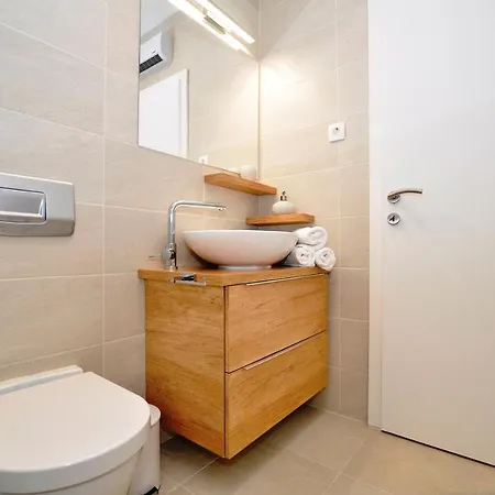 Nesh Apartmán *